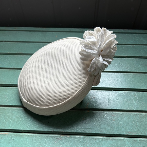Antique Saks Fifth Avenue cream hat - Picture 1 of 4